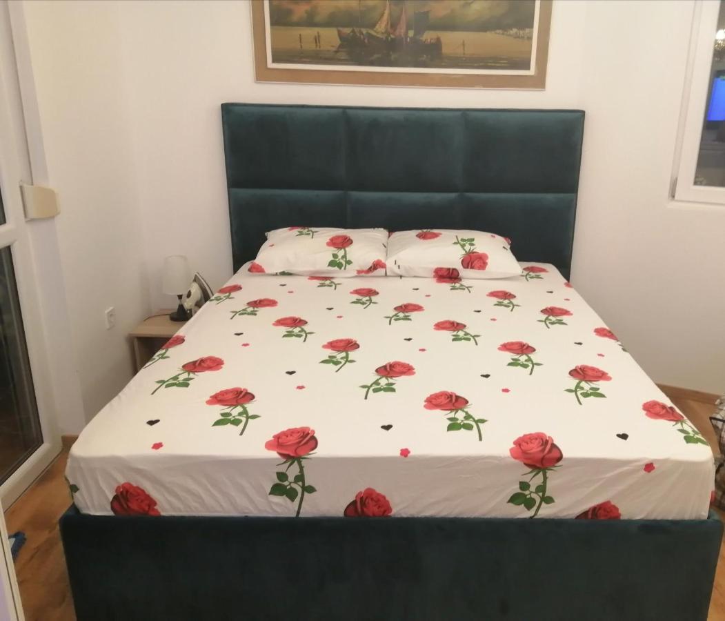 Sveti Stefan- Apartment Dora Bagian luar foto